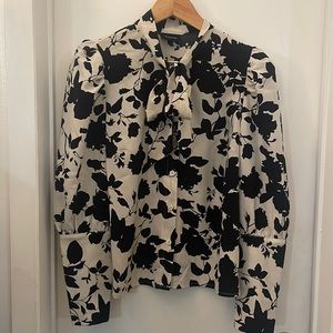 Beautiful floral blouse!!